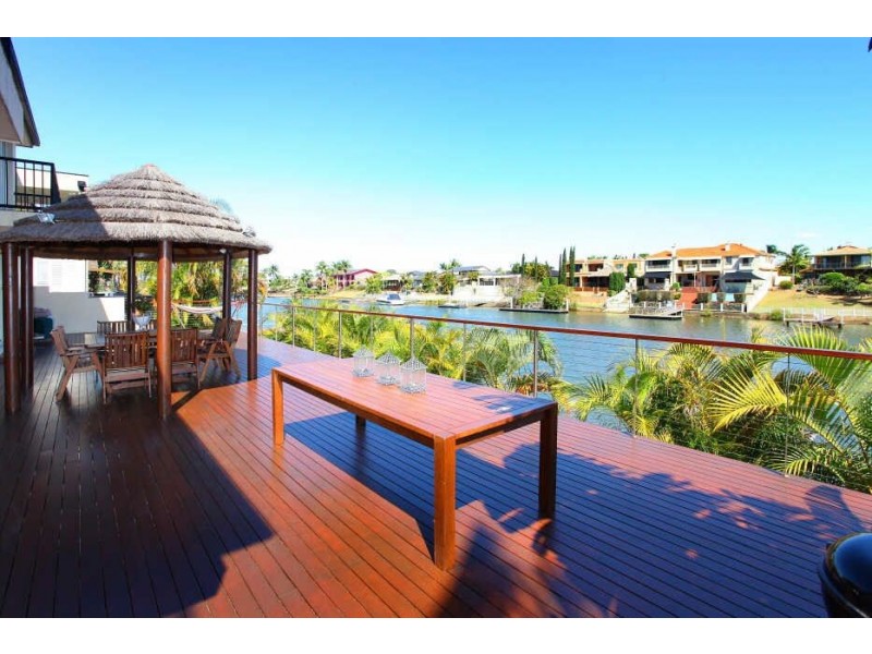 14 Glenbrook Avenue, Benowa QLD 4217