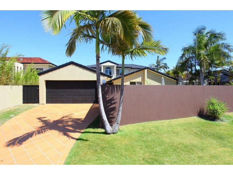 14 Glenbrook Avenue, Benowa QLD 4217