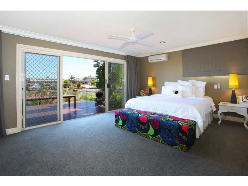 14 Glenbrook Avenue, Benowa QLD 4217