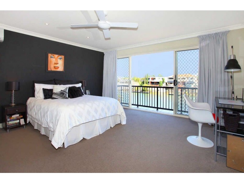 14 Glenbrook Avenue, Benowa QLD 4217