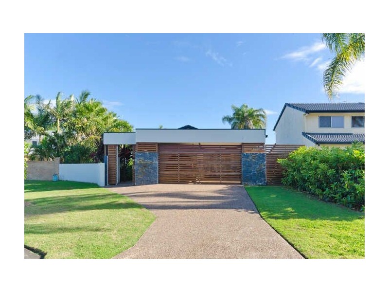 7  Roderick Court, Benowa Waters QLD 4217