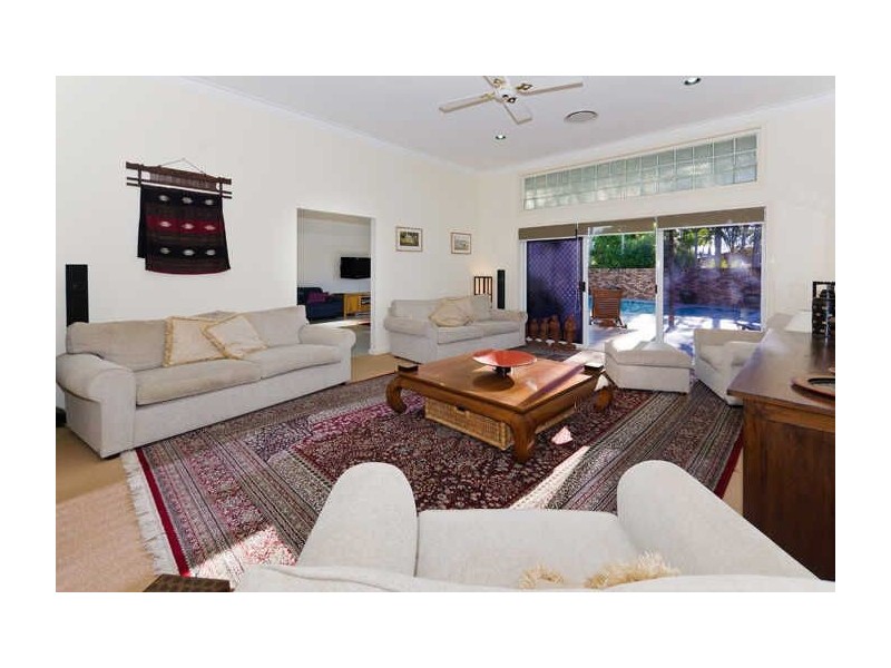 7  Roderick Court, Benowa Waters QLD 4217