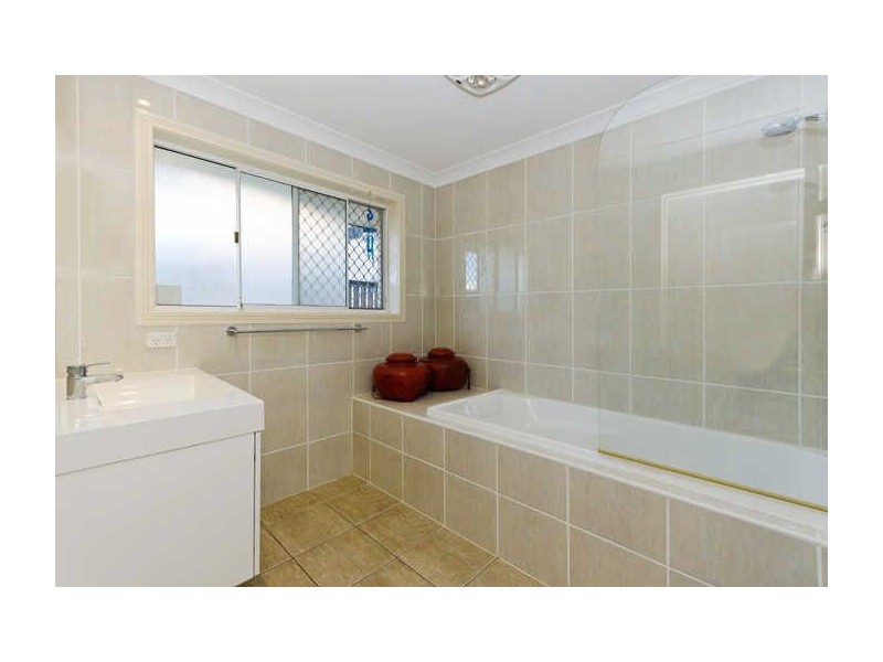 7  Roderick Court, Benowa Waters QLD 4217