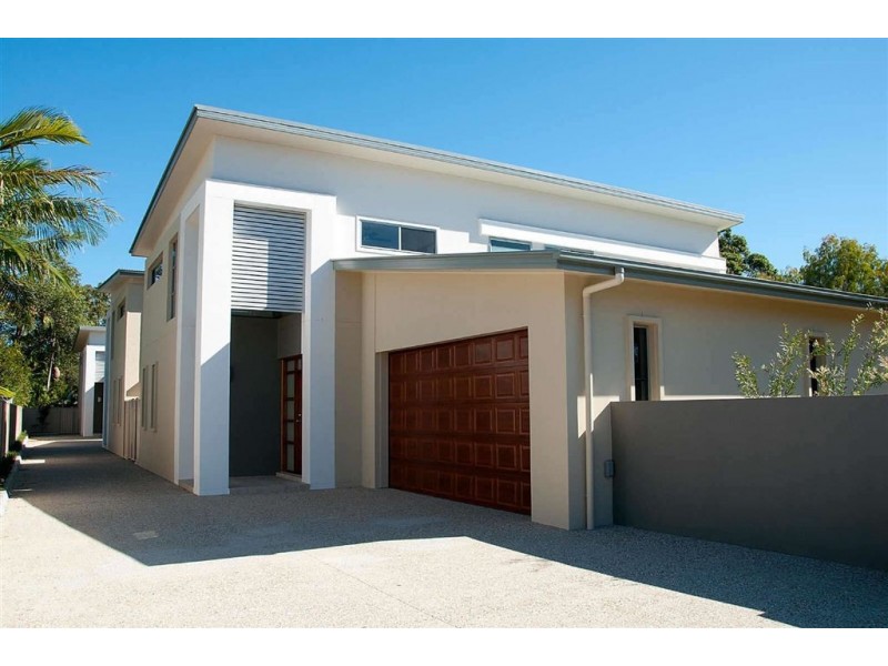 1/8 Echlin St, Labrador QLD 4215