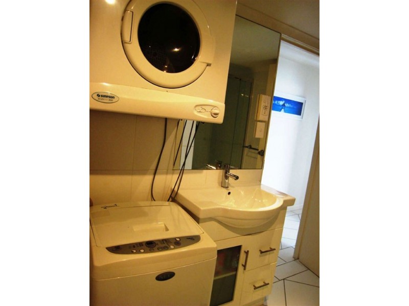 2610/18  Hanlan St “Beachcomber”, Surfers Paradise QLD 4217