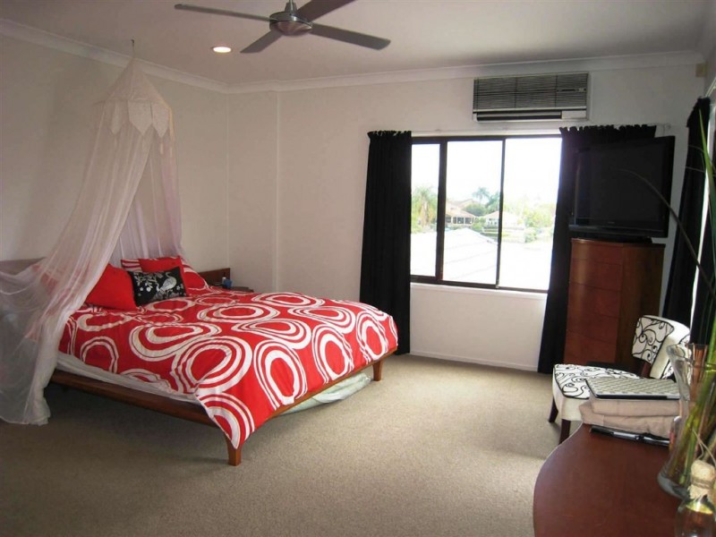 14 Forster Avenue, Sorrento QLD 4217