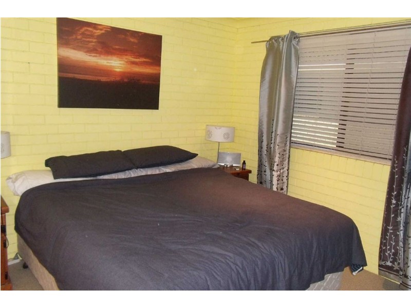 8/22 Duet Drive, Mermaid Waters QLD 4218