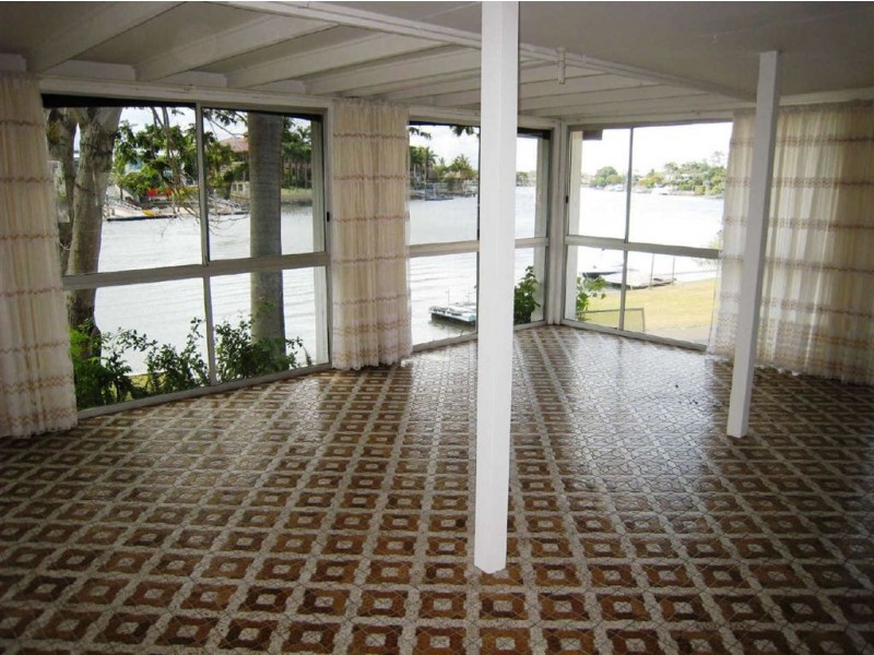 34  Sophie Avenue, Broadbeach Waters QLD 4218