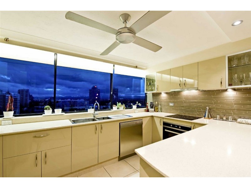 15D/4  Old Burleigh Rd, Surfers Paradise QLD 4217