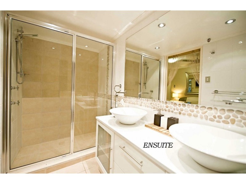 15D/4  Old Burleigh Rd, Surfers Paradise QLD 4217