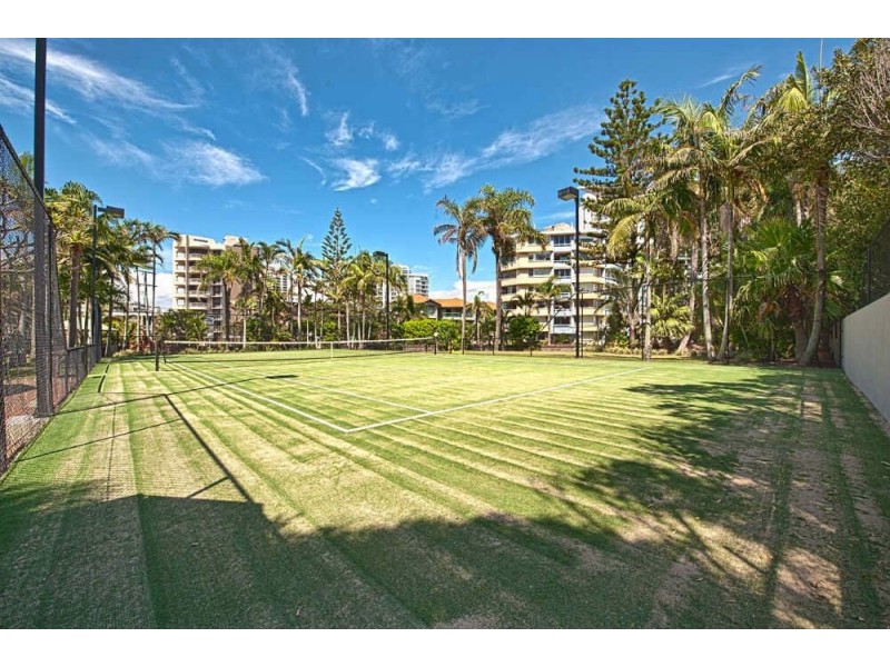 15D/4  Old Burleigh Rd, Surfers Paradise QLD 4217