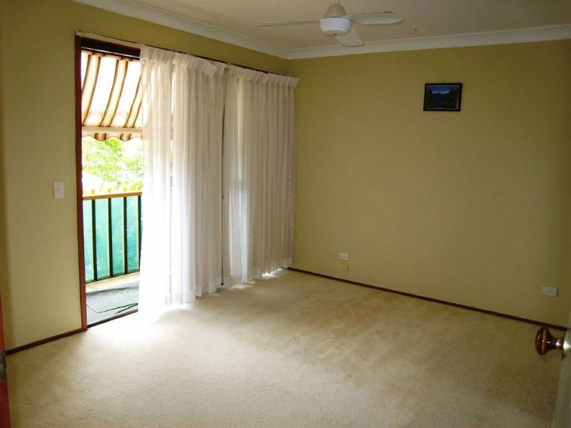 1/3  Cotinga Crescent, Burleigh Waters QLD 4220