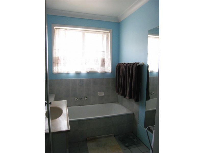 18 Medika St, Runaway Bay QLD 4216