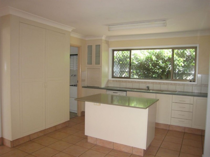 105 Bundall Rd, Surfers Paradise QLD 4217