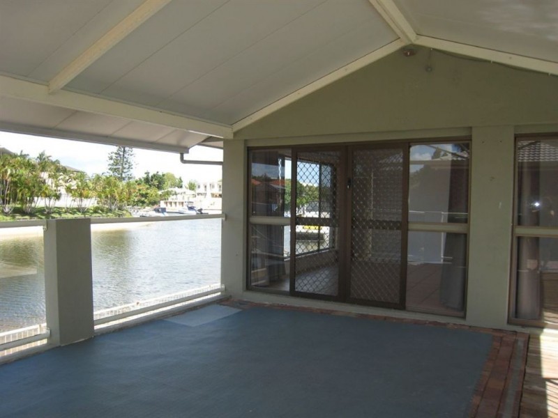 105 Bundall Rd, Surfers Paradise QLD 4217