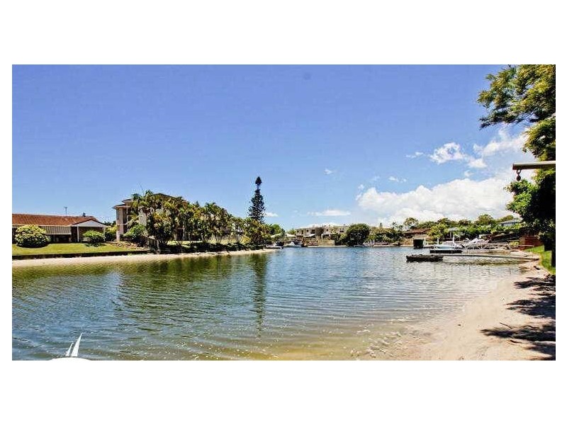 105 Bundall Rd, Surfers Paradise QLD 4217