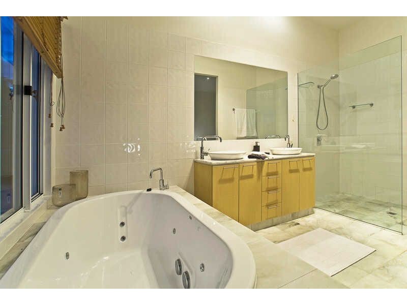 58  TE Peters Dr, Broadbeach Waters QLD 4218