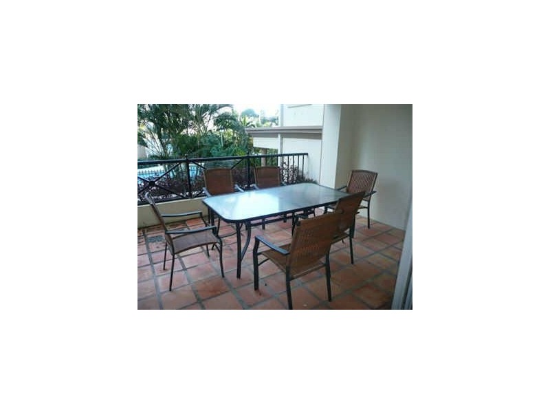 3/4 Northcliffe Tce”Villa De La Mer”, Surfers Paradise QLD 4217