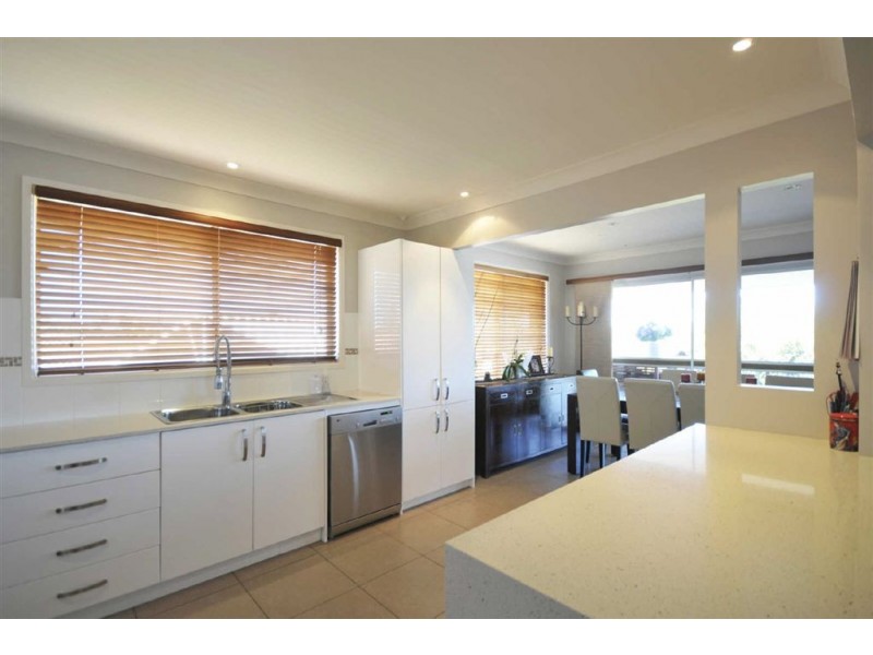 30 Bombala Street, Broadbeach Waters QLD 4218