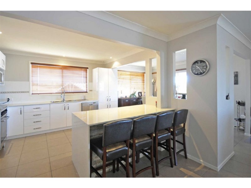 30 Bombala Street, Broadbeach Waters QLD 4218