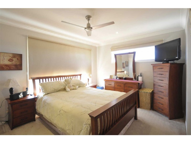 30 Bombala Street, Broadbeach Waters QLD 4218