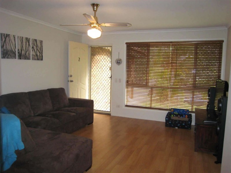 2/77 Usher Avenue, Labrador QLD 4215