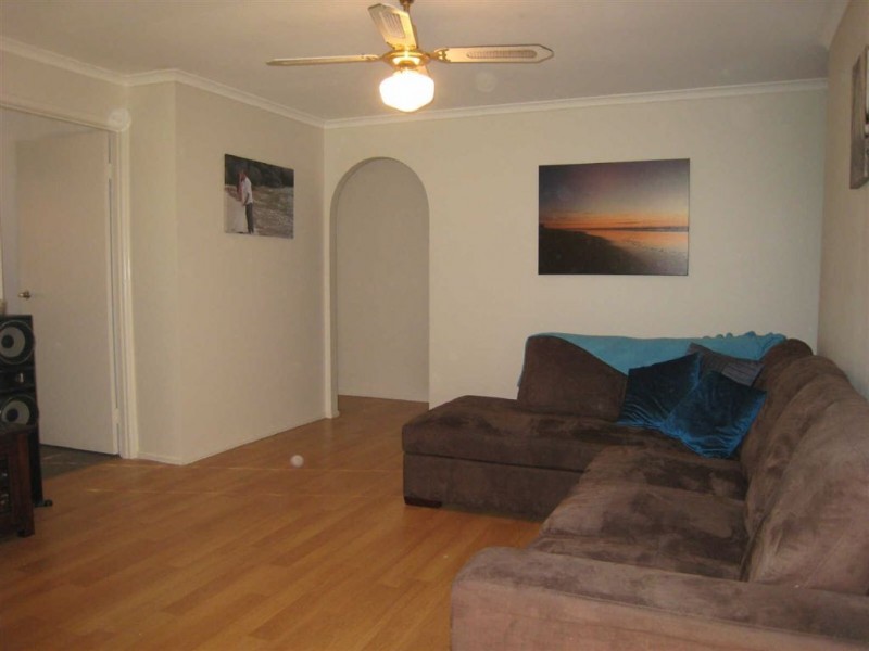 2/77 Usher Avenue, Labrador QLD 4215