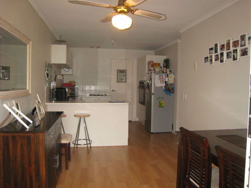 2/77 Usher Avenue, Labrador QLD 4215