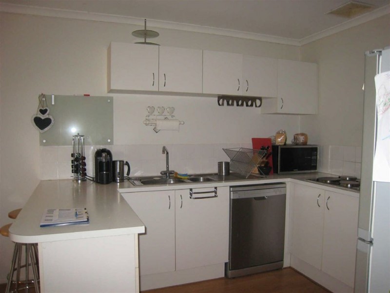 2/77 Usher Avenue, Labrador QLD 4215