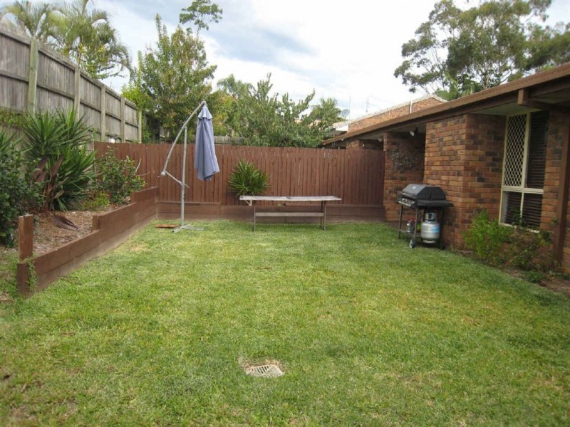 2/77 Usher Avenue, Labrador QLD 4215