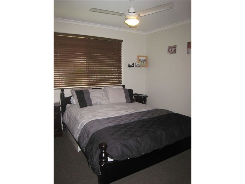 2/77 Usher Avenue, Labrador QLD 4215