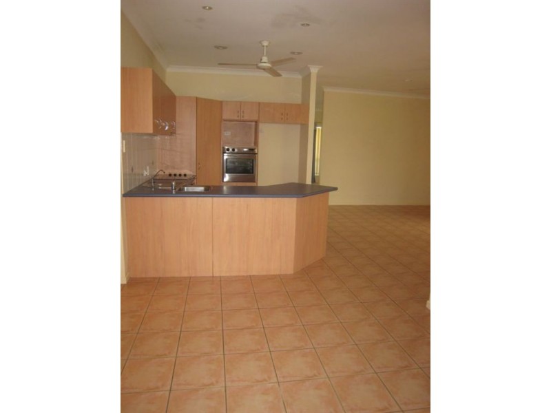 25 Ranier Crescent, Varsity Lakes QLD 4227