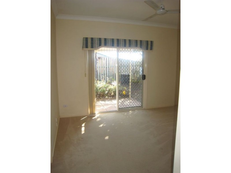 25 Ranier Crescent, Varsity Lakes QLD 4227