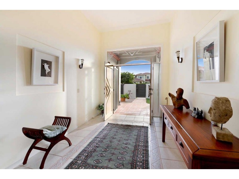 40 Sir Bruce Small Boulvard, Benowa QLD 4217