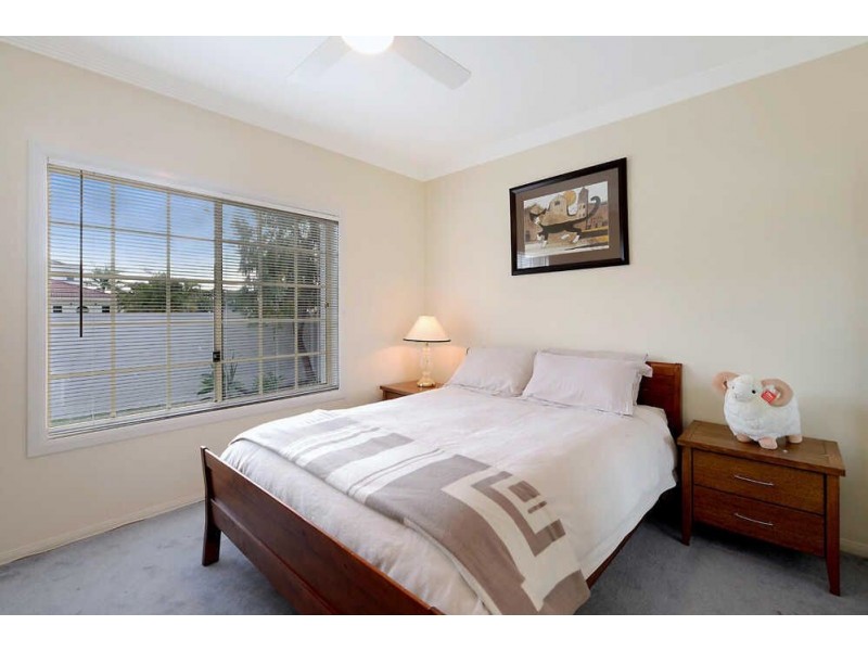 40 Sir Bruce Small Boulvard, Benowa QLD 4217