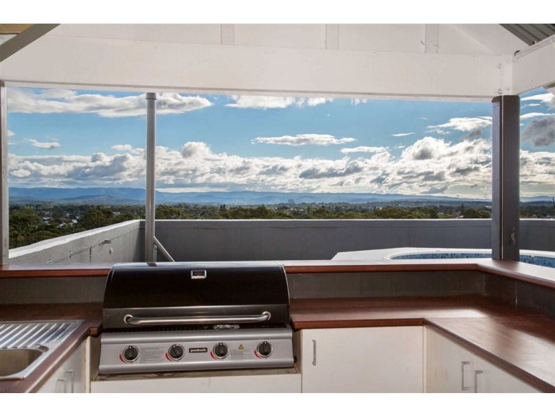 24/22 Armrick Avenue, Broadbeach QLD 4218