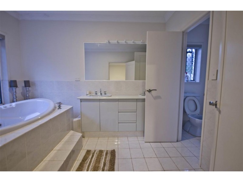 47 Charolais Crescent, Benowa QLD 4217