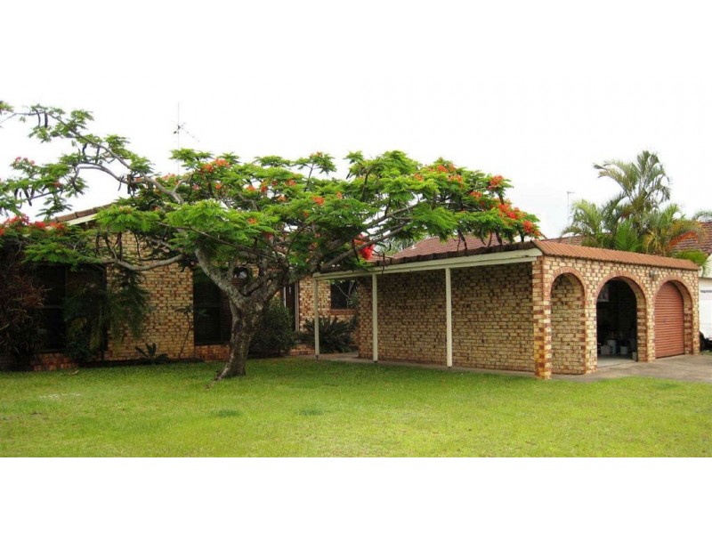 18  Delungra Street, Broadbeach Waters QLD 4218