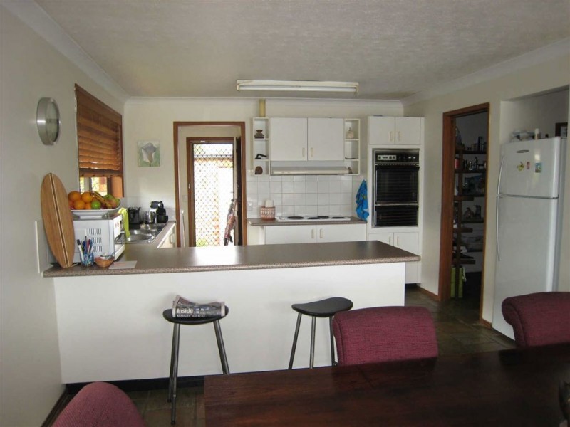 18  Delungra Street, Broadbeach Waters QLD 4218