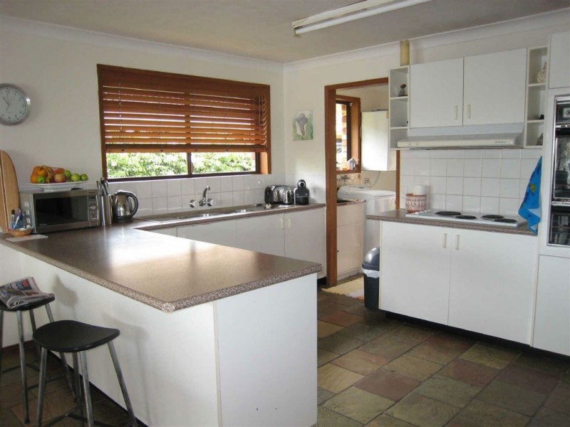 18  Delungra Street, Broadbeach Waters QLD 4218