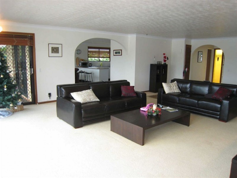 18  Delungra Street, Broadbeach Waters QLD 4218