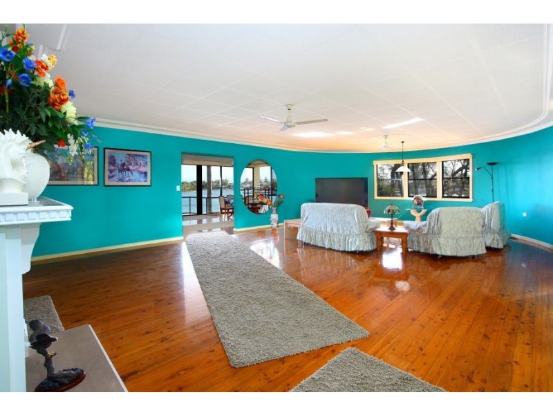 14 Sunset Boulevard, Surfers Paradise QLD 4217