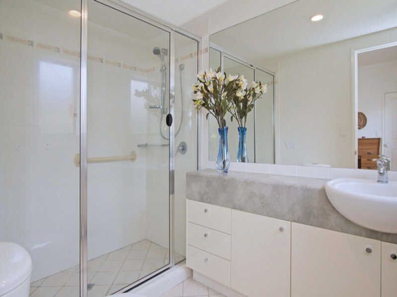 2/61 Bamboo Street, Bundall QLD 4217