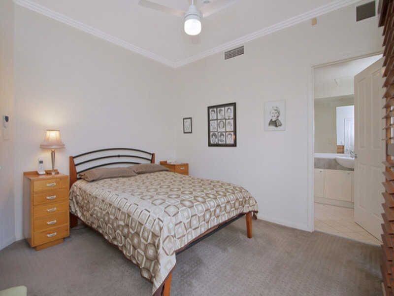 2/61 Bamboo Street, Bundall QLD 4217