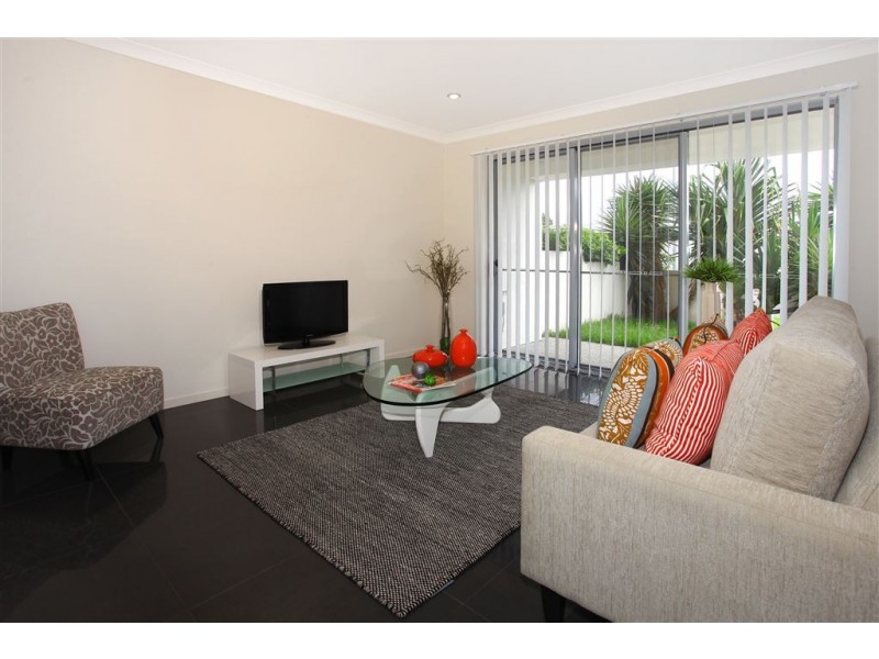 47 Sickle Avenue, Hope Island QLD 4212