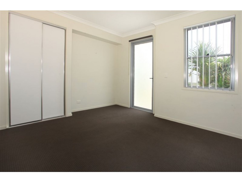 47 Sickle Avenue, Hope Island QLD 4212