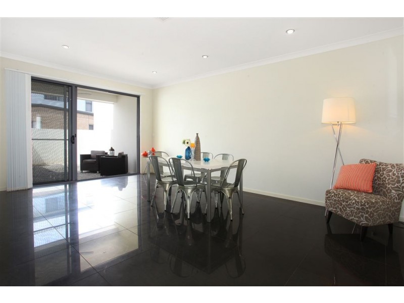 47 Sickle Avenue, Hope Island QLD 4212