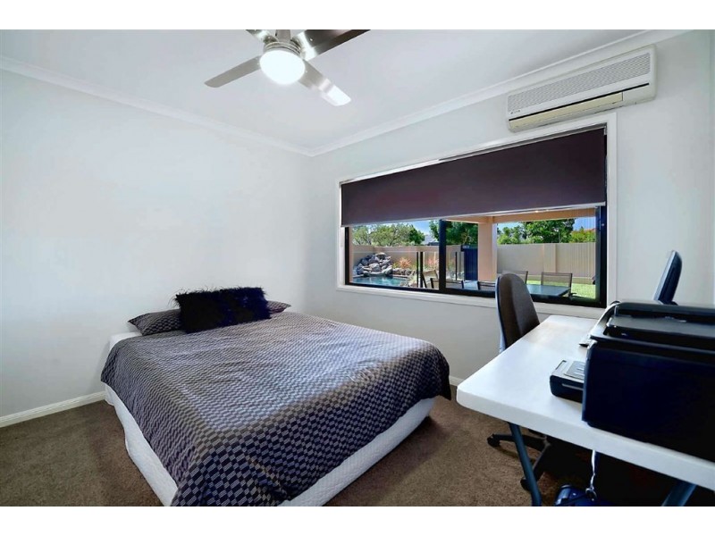 4 Sophie Avenue, Broadbeach Waters QLD 4218