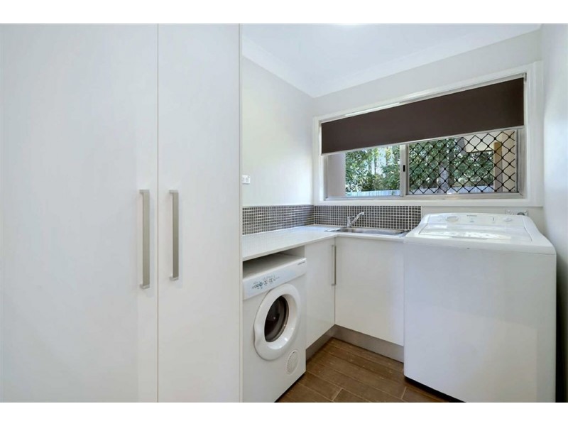 4 Sophie Avenue, Broadbeach Waters QLD 4218