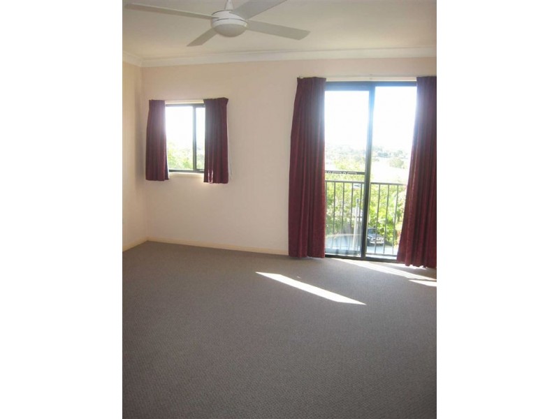 60 Paddington Drive, Carrara QLD 4211